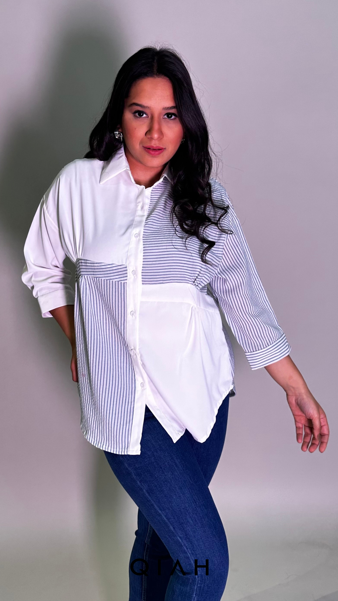 BLUE STRIPES COLLARED SHIRT IN WHITE