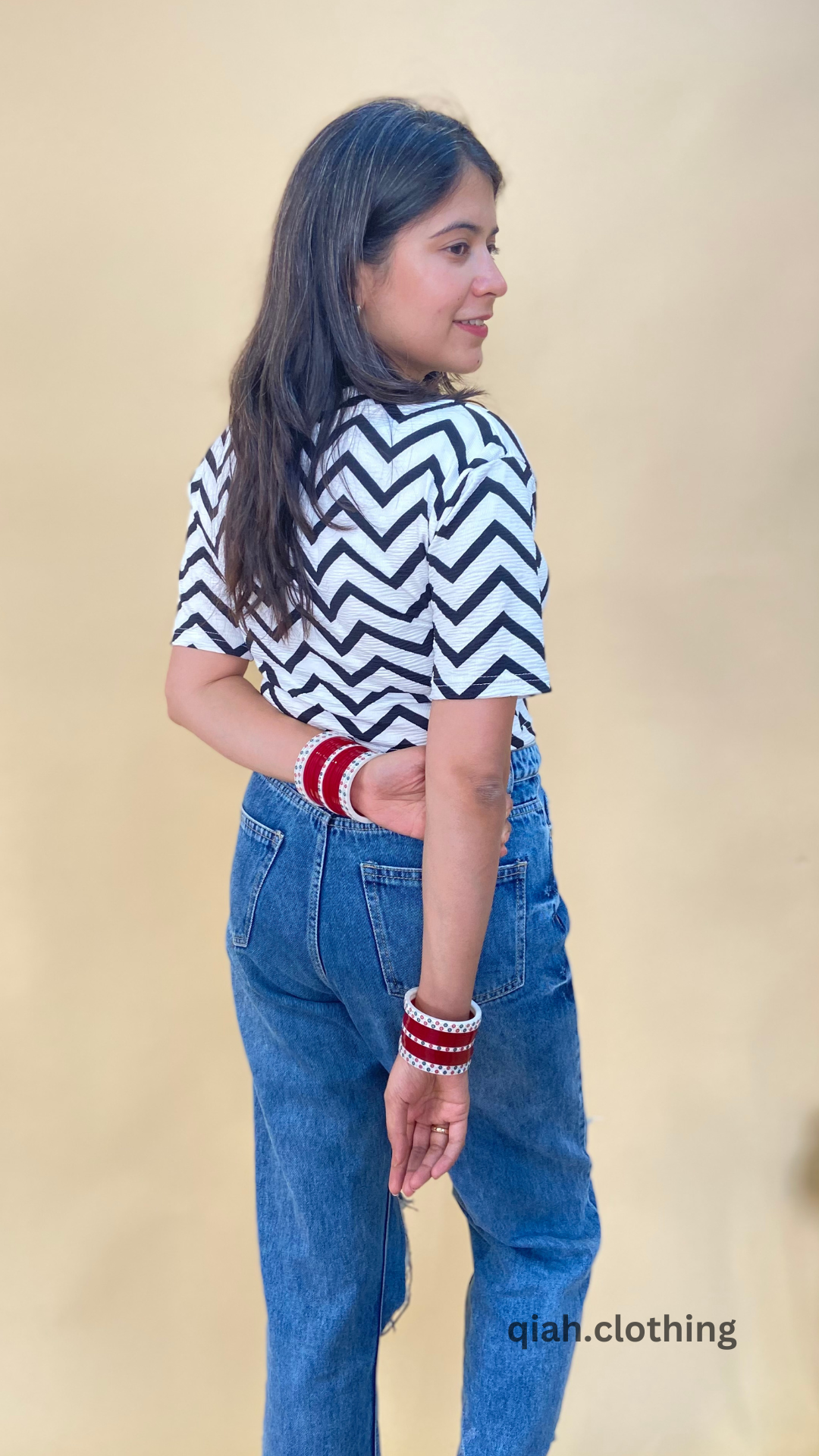 WHITE CHEVRON PRINT T-SHIRT